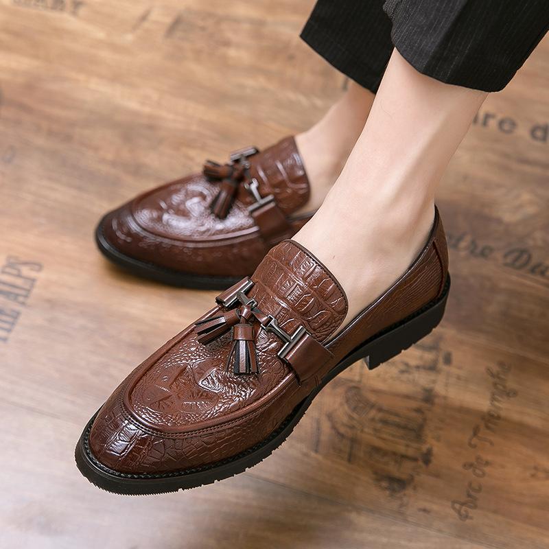 Large size leather shoes men s fringed shoes 38-46 business dress casual shoes hairstylist casual leather shoes 38 чорний
Large size leather shoes men s fringed shoes 38-46 business dress casual shoes hairstylist casual leather shoes 38 чорний