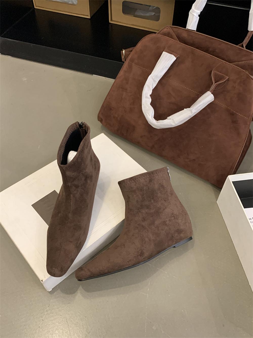 Модные женские ботильоны с круглым носком, флокированные носки, новинка 2024 года, модные ботильоны на танкетке и среднем каблуке, короткие ботильоны с застежкой-молнией сзади, размер 35-39 245 коричневый
Модные женские ботильоны с круглым носком, флокированные носки, новинка 2024 года, модные ботильоны на танкетке и среднем каблуке, короткие ботильоны с застежкой-молнией сзади, размер 35-39 245 коричневый