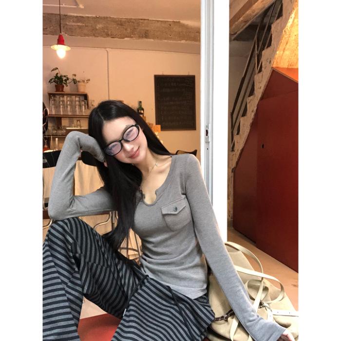 Women s Brushed Cotton Long-Sleeve Base Layer T-shirt, Grey, Regular Fit, Korean Chic Autumn/Winter Style Small
Women s Brushed Cotton Long-Sleeve Base Layer T-shirt, Grey, Regular Fit, Korean Chic Autumn/Winter Style Small