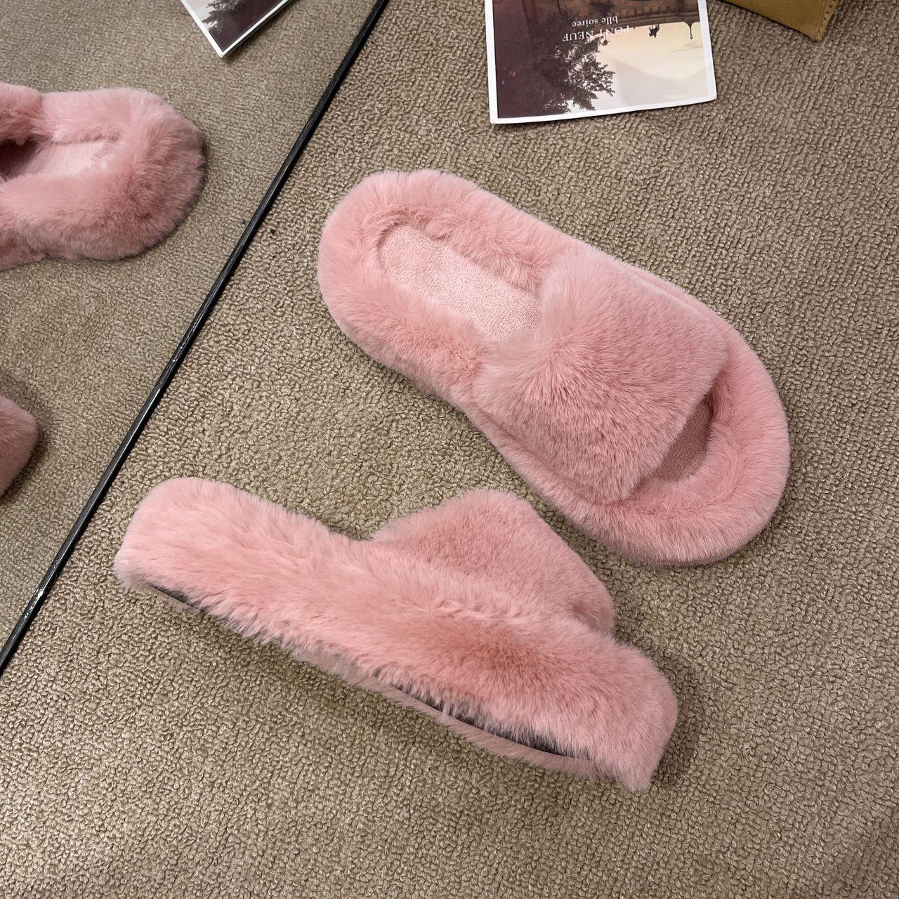 Модные домашние туфли из искусственного меха из хлопка 2025 года, новые женские тапочки, зимние теплые тапочки на мягкой подошве, женские удобные плюшевые туфли 35
Модные домашние туфли из искусственного меха из хлопка 2025 года, новые женские тапочки, зимние теплые тапочки на мягкой подошве, женские удобные плюшевые туфли 35