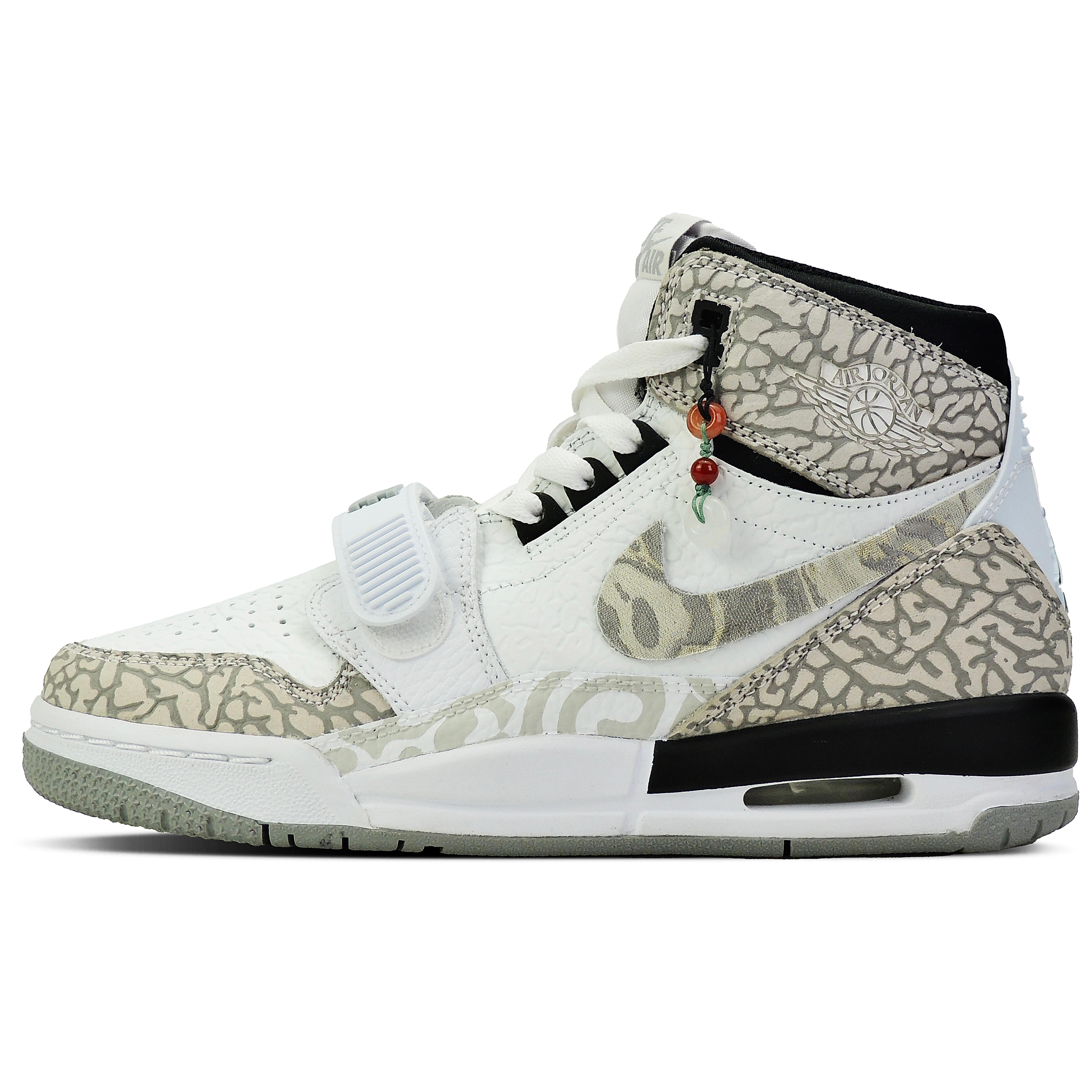 Jordan Legacy 312 Mist Shadow High top Vintage Basketball Shoes Women s White Cement AT4040-100(Team128-) 36.5
Jordan Legacy 312 Mist Shadow High top Vintage Basketball Shoes Women s White Cement AT4040-100(Team128-) 36.5