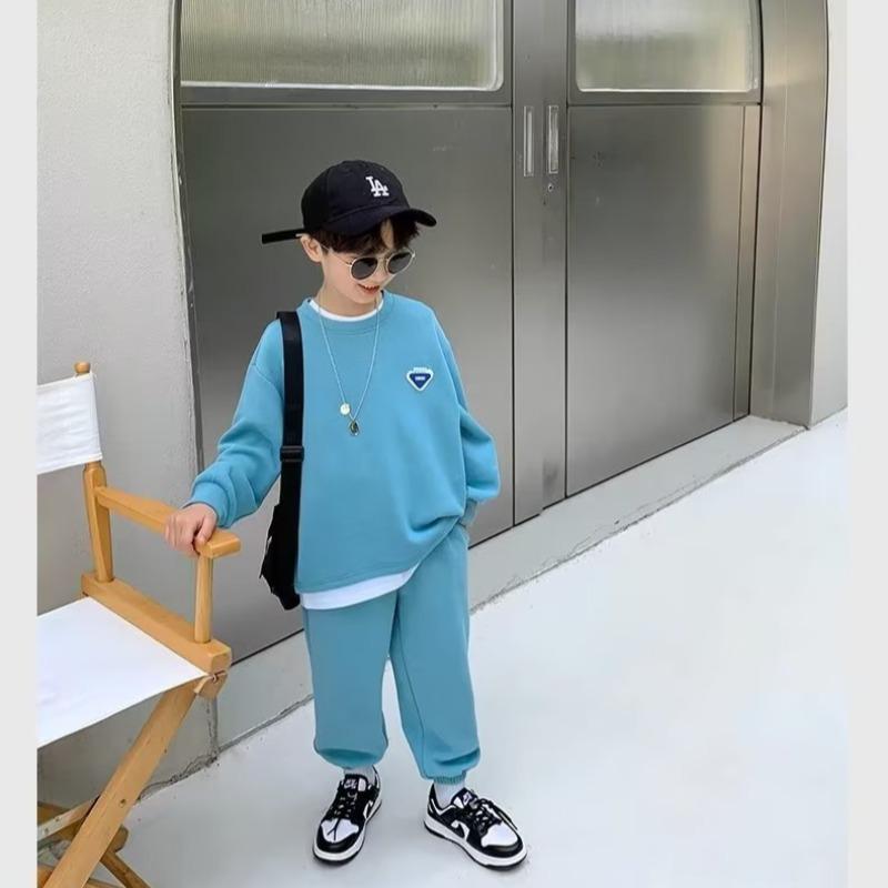 Спортивная одежда для мальчиков весна-осень 2024: Комплект из двух частей детской толстовки среднего/большого размера 110 светло-синий
Спортивная одежда для мальчиков весна-осень 2024: Комплект из двух частей детской толстовки среднего/большого размера 110 светло-синий