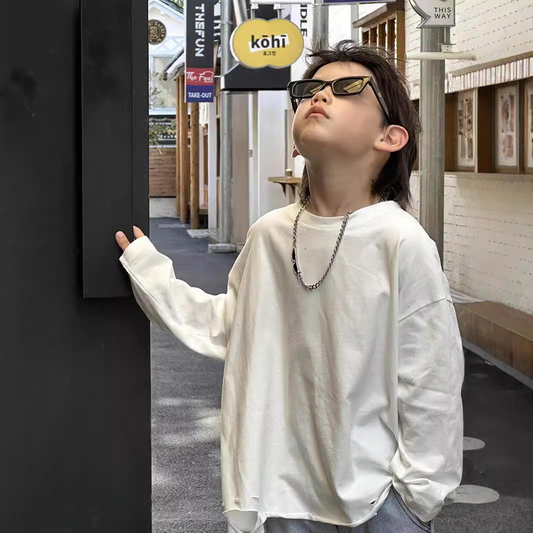 Kids 2024 Korean Style Ripped T-Shirt – Autumn Collection for Boys & Girls. Versatile, Trendy, Loose Fit Base Shirt. 150 cm білий
Kids 2024 Korean Style Ripped T-Shirt – Autumn Collection for Boys & Girls. Versatile, Trendy, Loose Fit Base Shirt. 150 cm білий