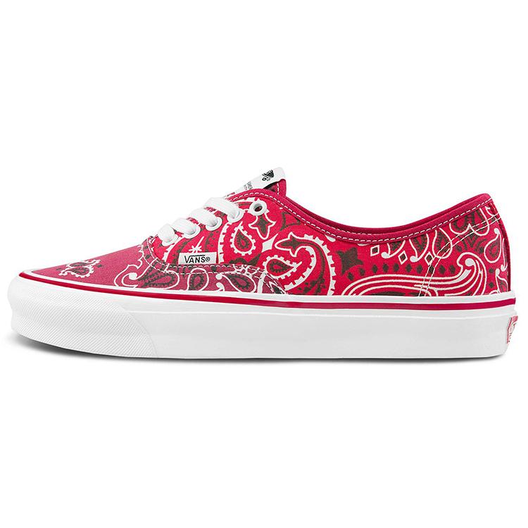 Authentic Bedwin & The Heartbreakers x Authentic Vans Bandana Pack - Multi C VN0A4BV99RA 43
Authentic Bedwin & The Heartbreakers x Authentic Vans Bandana Pack - Multi C VN0A4BV99RA 43