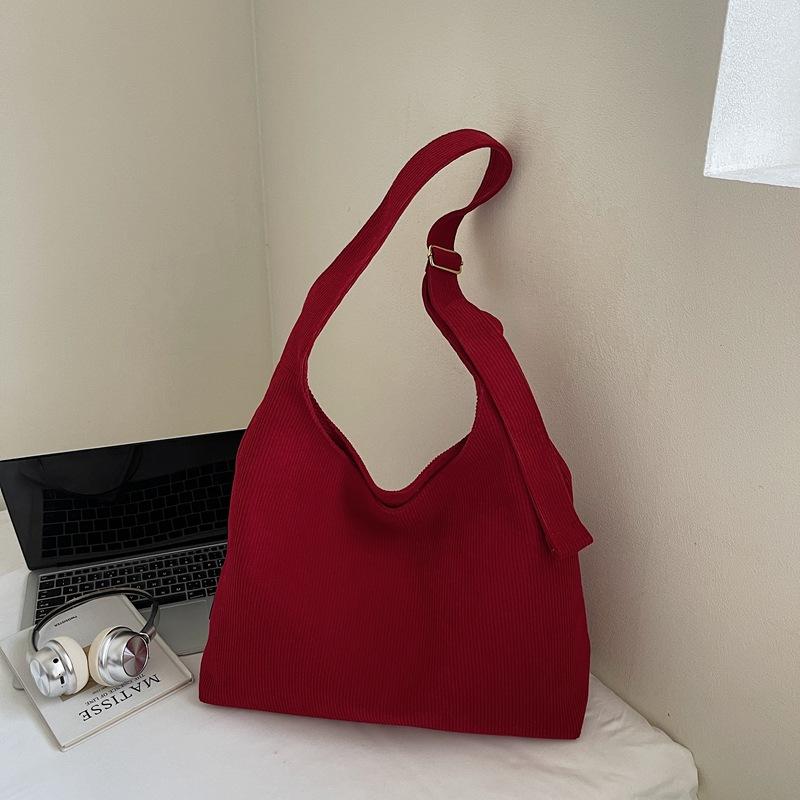 Shoulder bag, tote bag, high-end sense of design, women s autumn and winter large-capacity messenger bag, casual commuter bag красный
Shoulder bag, tote bag, high-end sense of design, women s autumn and winter large-capacity messenger bag, casual commuter bag красный