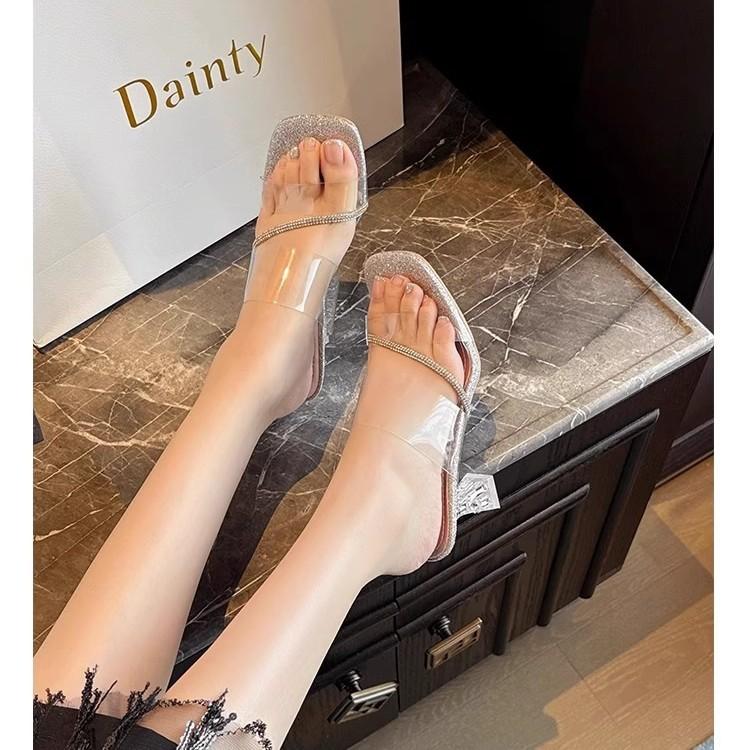2025 summer new transparent word with rhinestone temperament crystal and gentle outer wear high-heeled cool slippers 40 срібний
2025 summer new transparent word with rhinestone temperament crystal and gentle outer wear high-heeled cool slippers 40 срібний