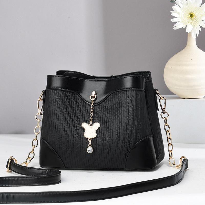 Сумка-ведро сумка на плечо рабочая маленькая сумка высокая чувственность простая сумка-мессенджер цепочка женская сумка 21*11*17 чёрный
Сумка-ведро сумка на плечо рабочая маленькая сумка высокая чувственность простая сумка-мессенджер цепочка женская сумка 21*11*17 чёрный