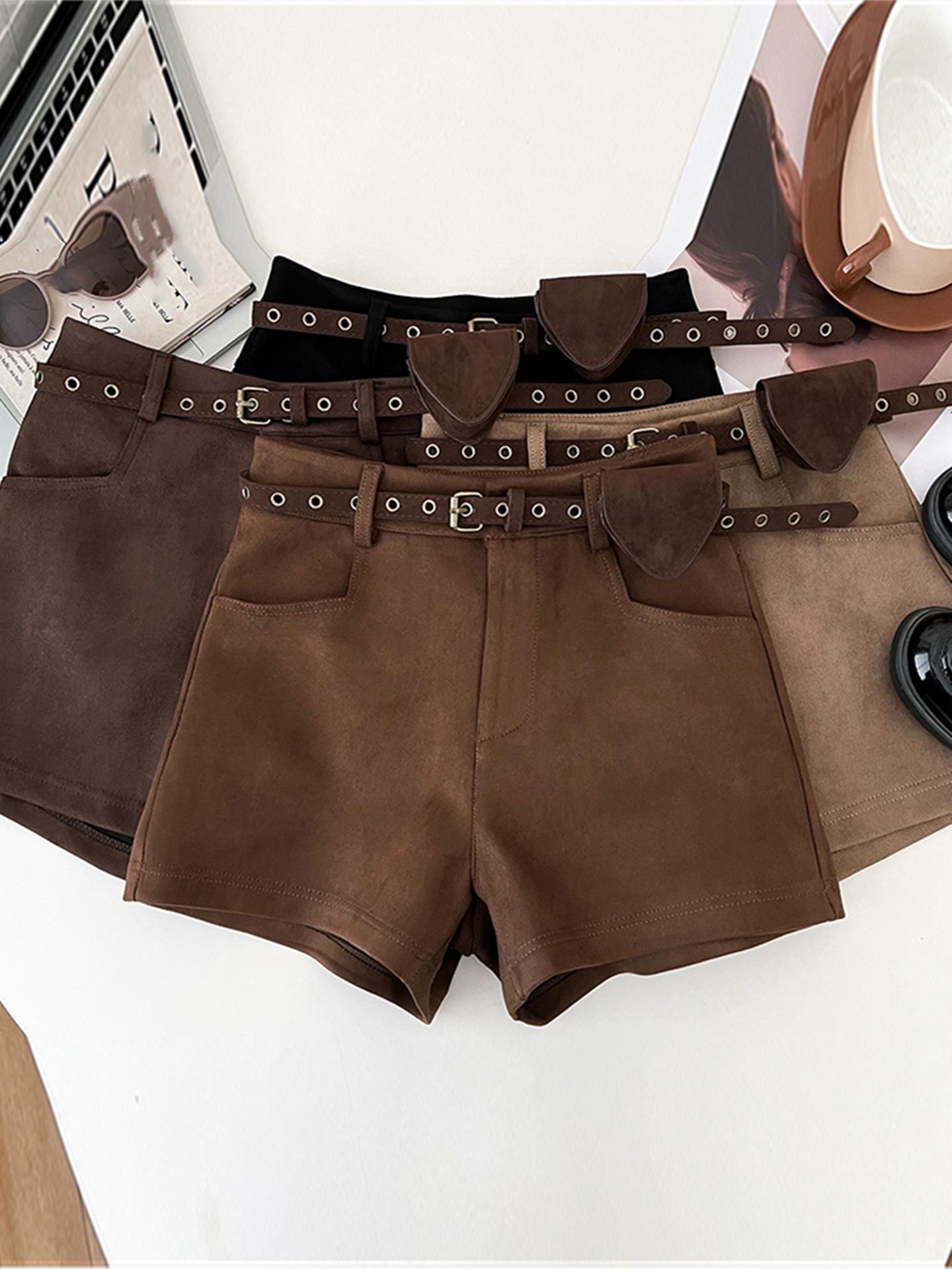 Retro Coffee Suede Shorts for Women - A-Line, Wide-Leg Style; Ideal Spring/Autumn Wear, Perfect with Boots. 3XL
Retro Coffee Suede Shorts for Women - A-Line, Wide-Leg Style; Ideal Spring/Autumn Wear, Perfect with Boots. 3XL