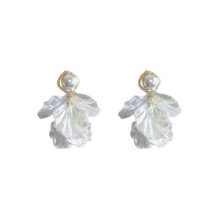 Flower Shape Statement Earrings Modern Ear Jewelry Woman Studs Earring Mixed Materials Suitable for Various Occasion 1
Flower Shape Statement Earrings Modern Ear Jewelry Woman Studs Earring Mixed Materials Suitable for Various Occasion 1
