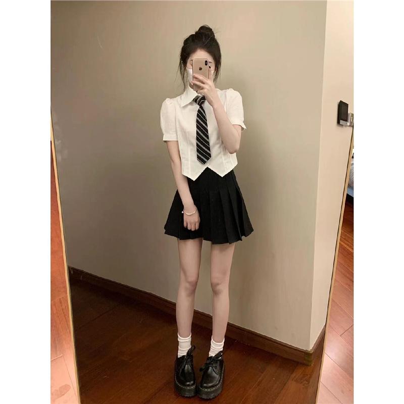 Women s Summer Academy Style Slim Fit White Shirt - Short-Sleeve, Waist-Hugging Design XL
Women s Summer Academy Style Slim Fit White Shirt - Short-Sleeve, Waist-Hugging Design XL