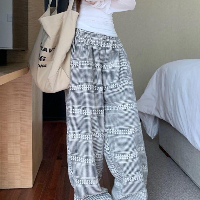 Autumn PearShaped Jacquard Striped Plaid Casual Pants for Women Retro HighWaist WideLeg Loose Commuter FloorLength Trousers S
Autumn PearShaped Jacquard Striped Plaid Casual Pants for Women Retro HighWaist WideLeg Loose Commuter FloorLength Trousers S