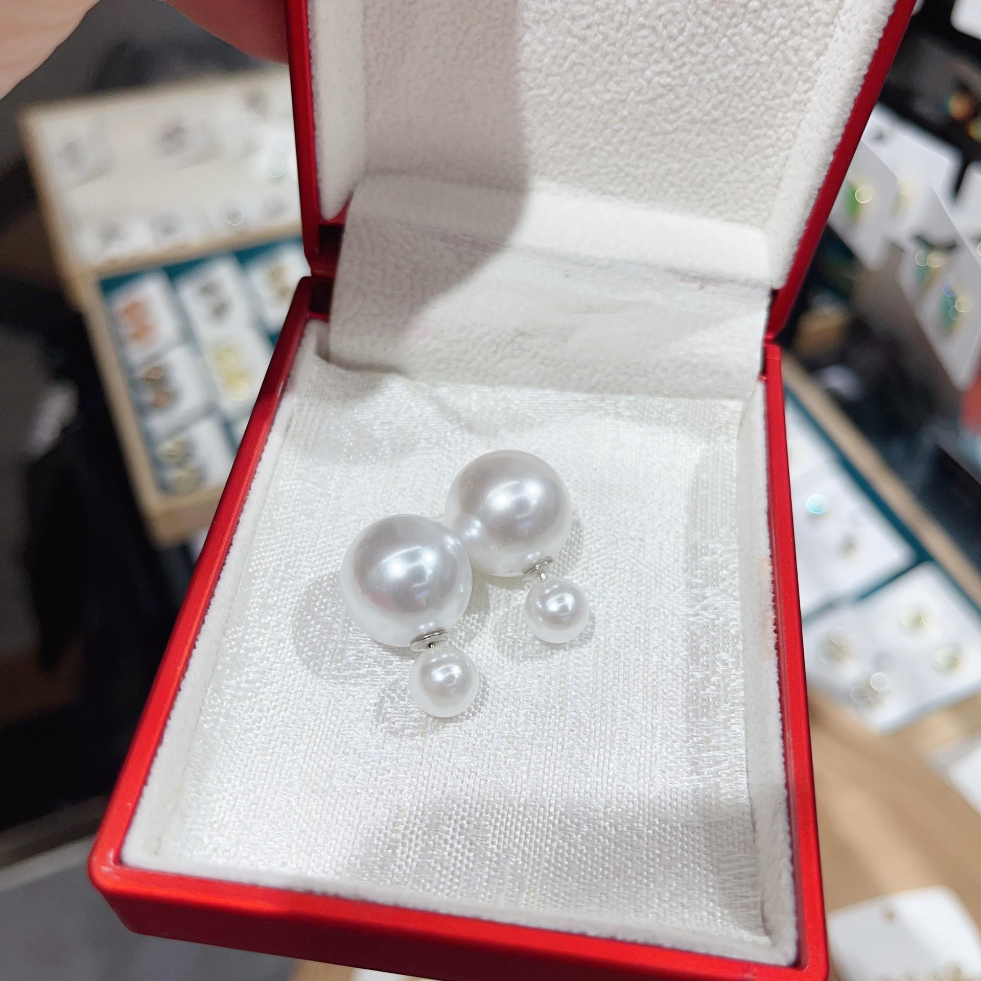 Французские винтажные серьги-гвоздики с барочным жемчугом для женщин, овальные серьги с жемчугом, маленькие серьги с подвесками в стиле минимализма, ювелирные подарки
Французские винтажные серьги-гвоздики с барочным жемчугом для женщин, овальные серьги с жемчугом, маленькие серьги с подвесками в стиле минимализма, ювелирные подарки