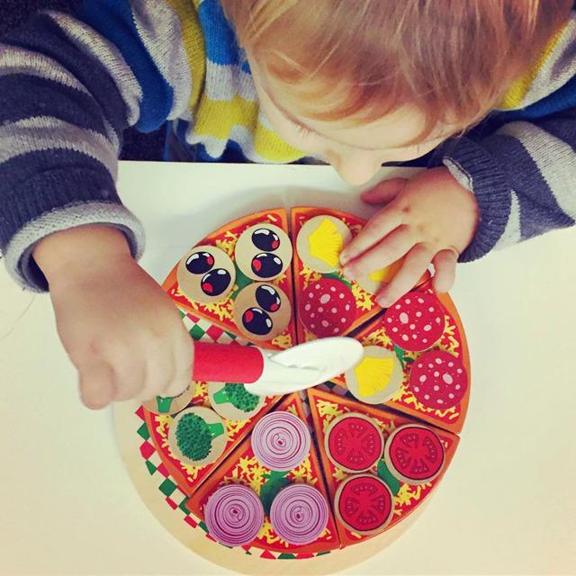 Wooden Play Kitchen Set: Simulated Vegetables, Shiitake Mushrooms, and Pizza Cutting Toy
Wooden Play Kitchen Set: Simulated Vegetables, Shiitake Mushrooms, and Pizza Cutting Toy