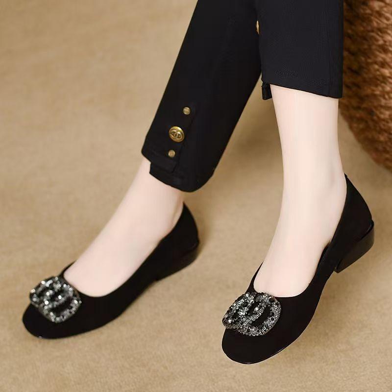 Square buckle pump shoes women s thick heels 2025 new spring and autumn suede flat beanie shoes and one-legged women s shoes 41 чёрный
Square buckle pump shoes women s thick heels 2025 new spring and autumn suede flat beanie shoes and one-legged women s shoes 41 чёрный