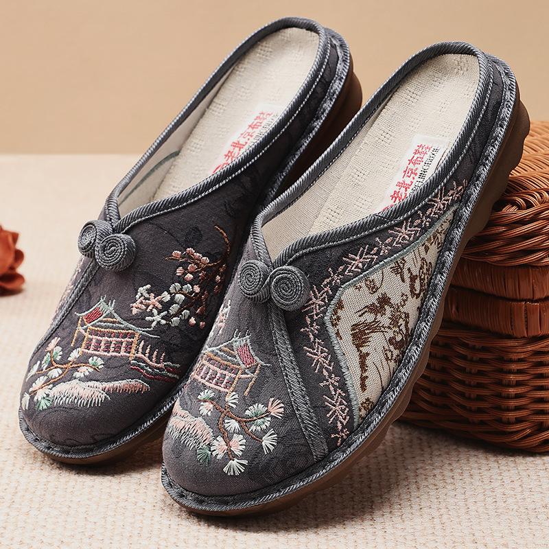 Old Beijing cloth shoes women s summer retro ethnic style embroidered shoes soft sole casual breathable women s shoes national style mother shoes 36
Old Beijing cloth shoes women s summer retro ethnic style embroidered shoes soft sole casual breathable women s shoes national style mother shoes 36
