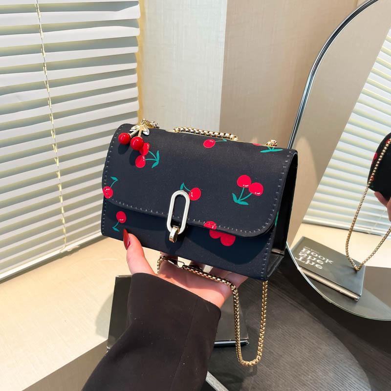 2025 new popular fashion casual saddle bag Korean version small fresh sweet cherry print shoulder messenger bag Without pendant
2025 new popular fashion casual saddle bag Korean version small fresh sweet cherry print shoulder messenger bag Without pendant