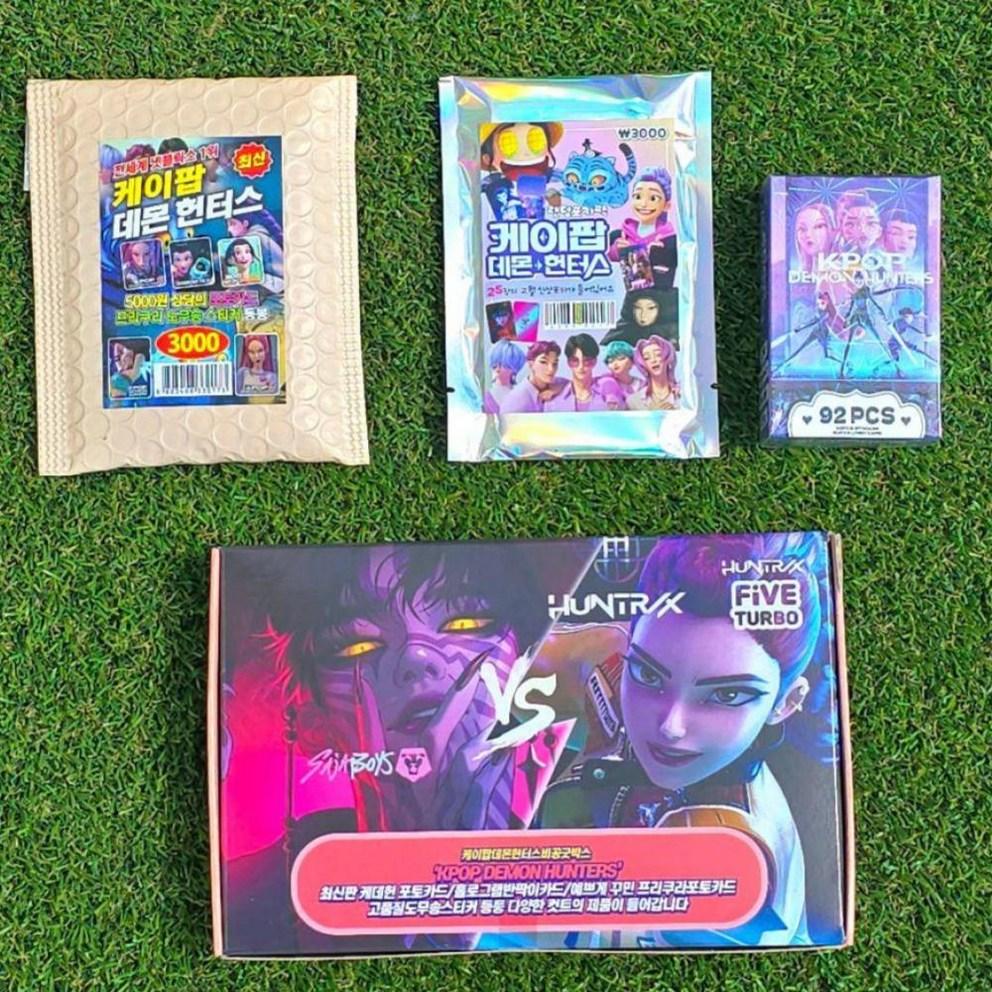 K-pop Охотники на демонов товары фотокарточка высококачественная наклейка Domusong
K-pop Охотники на демонов товары фотокарточка высококачественная наклейка Domusong