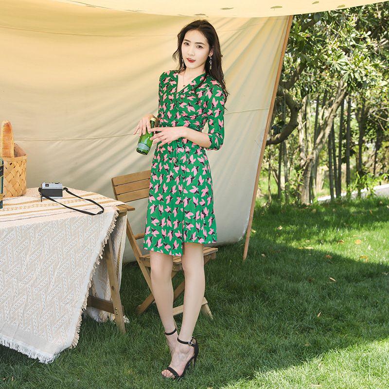 DJIA Brand One-Piece Waist Trimming Lace up Slim Dress Model with (collarless short) S
DJIA Brand One-Piece Waist Trimming Lace up Slim Dress Model with (collarless short) S