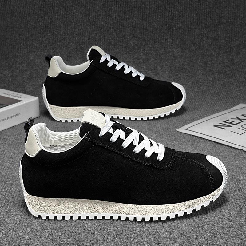 Men s Suede Retro Sneakers Casual Lace-up Shoes with Textured Platform Sole for Daily Wear 39 чёрный
Men s Suede Retro Sneakers Casual Lace-up Shoes with Textured Platform Sole for Daily Wear 39 чёрный