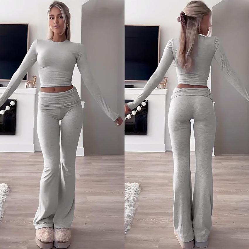 Women s Casual Two-Piece Activewear: Round Neck, Long Sleeve, Low-Waist Flared Pants Medium темно-синього кольору
Women s Casual Two-Piece Activewear: Round Neck, Long Sleeve, Low-Waist Flared Pants Medium темно-синього кольору