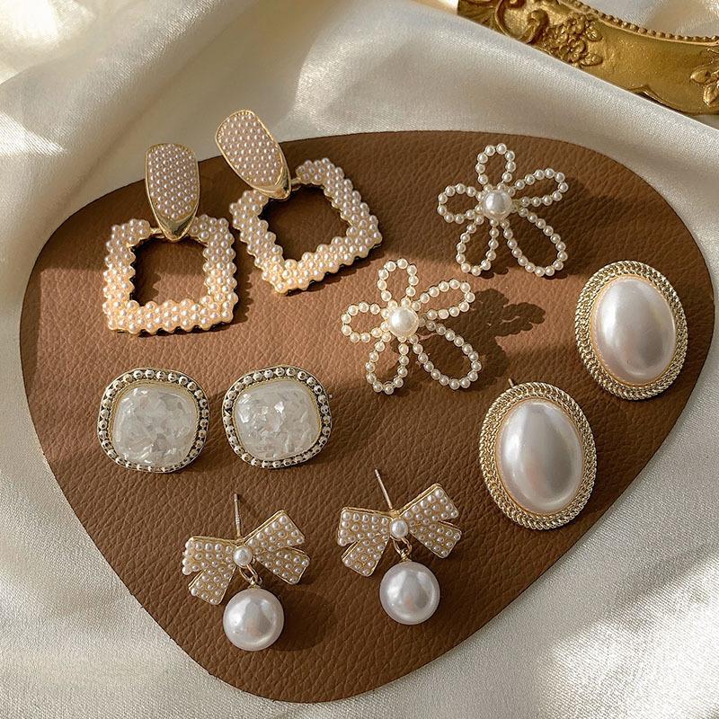 Women Girls Korean Style Camellia Baroque Pearl Earrings Fashion Vintage Jewelry Bow Heart Shape Elegant Lady Ear Rings Ear Clip
Women Girls Korean Style Camellia Baroque Pearl Earrings Fashion Vintage Jewelry Bow Heart Shape Elegant Lady Ear Rings Ear Clip