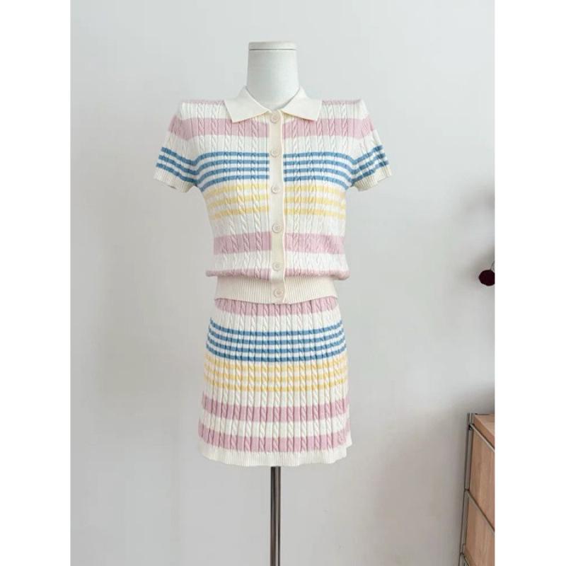 Color-Block Polo Collar Knit Skirt Set for Women - Summer 2025 Slimming Two-Piece Outfit One Size
Color-Block Polo Collar Knit Skirt Set for Women - Summer 2025 Slimming Two-Piece Outfit One Size