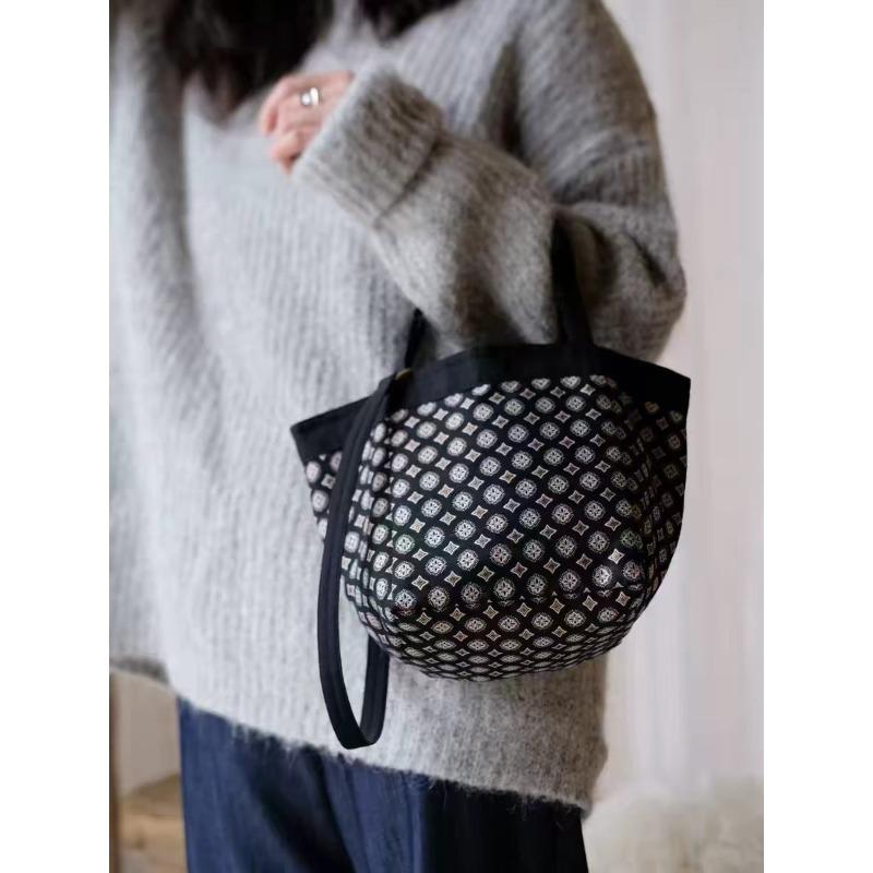 Sapaya spring and summer simple temperament new Chinese black persimmon pattern hand carry small square bag vegetable basket bag
Sapaya spring and summer simple temperament new Chinese black persimmon pattern hand carry small square bag vegetable basket bag