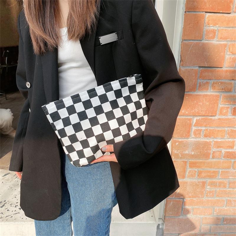 TZ Checkered Canvas Cosmetic Storage Bag Large Capacity Makeup Pouch Pen Coin Purse Handbag Black/White
TZ Checkered Canvas Cosmetic Storage Bag Large Capacity Makeup Pouch Pen Coin Purse Handbag Black/White