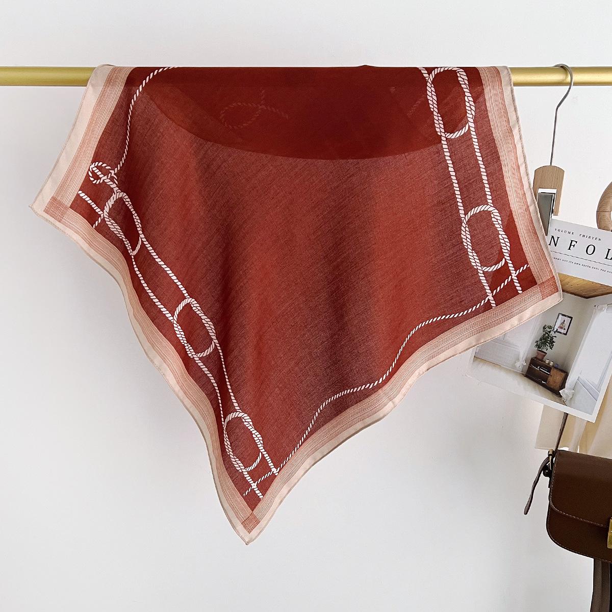 Однотонный цветной цепной сращивающийся простой весенне-летний хлопковый и льняной небольшой квадратный шарф, украшение с футболкой, шаль в иностранном стиле 68cm
Однотонный цветной цепной сращивающийся простой весенне-летний хлопковый и льняной небольшой квадратный шарф, украшение с футболкой, шаль в иностранном стиле 68cm