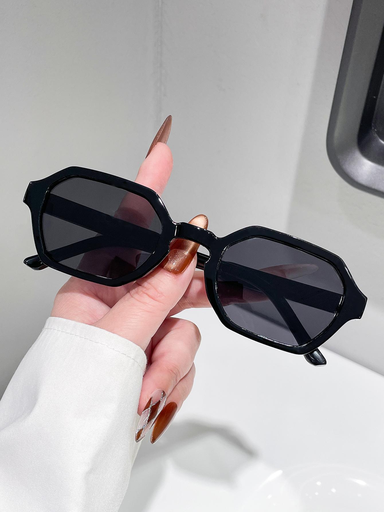 Fashionable Pure Color Irregular Shape Glasses European Style Unisex Suitable for Daily Wear Optical Eyeglasses чёрный
Fashionable Pure Color Irregular Shape Glasses European Style Unisex Suitable for Daily Wear Optical Eyeglasses чёрный