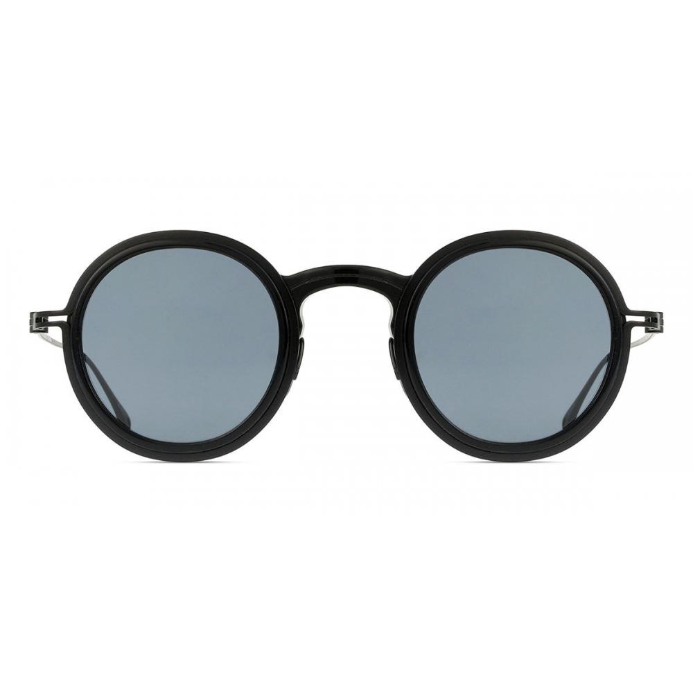 Giorgio Armani Men Sunglasses Ar6147t 327787 Shiny Black/43-26-145
Giorgio Armani Men Sunglasses Ar6147t 327787 Shiny Black/43-26-145