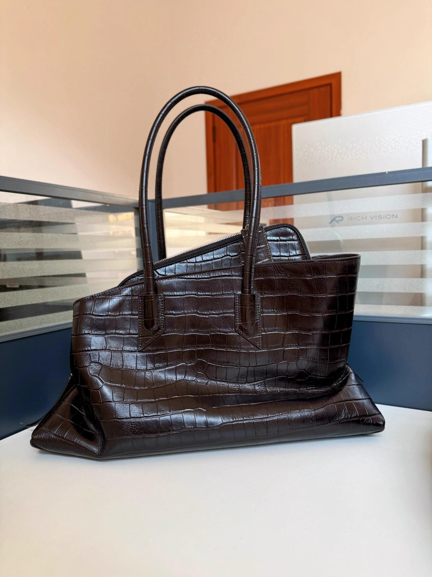 Brand Crocodile pattern genuine leather luxury Handbags alligator large capacity Lady Totes Shoulder Crossbody Bag
Brand Crocodile pattern genuine leather luxury Handbags alligator large capacity Lady Totes Shoulder Crossbody Bag