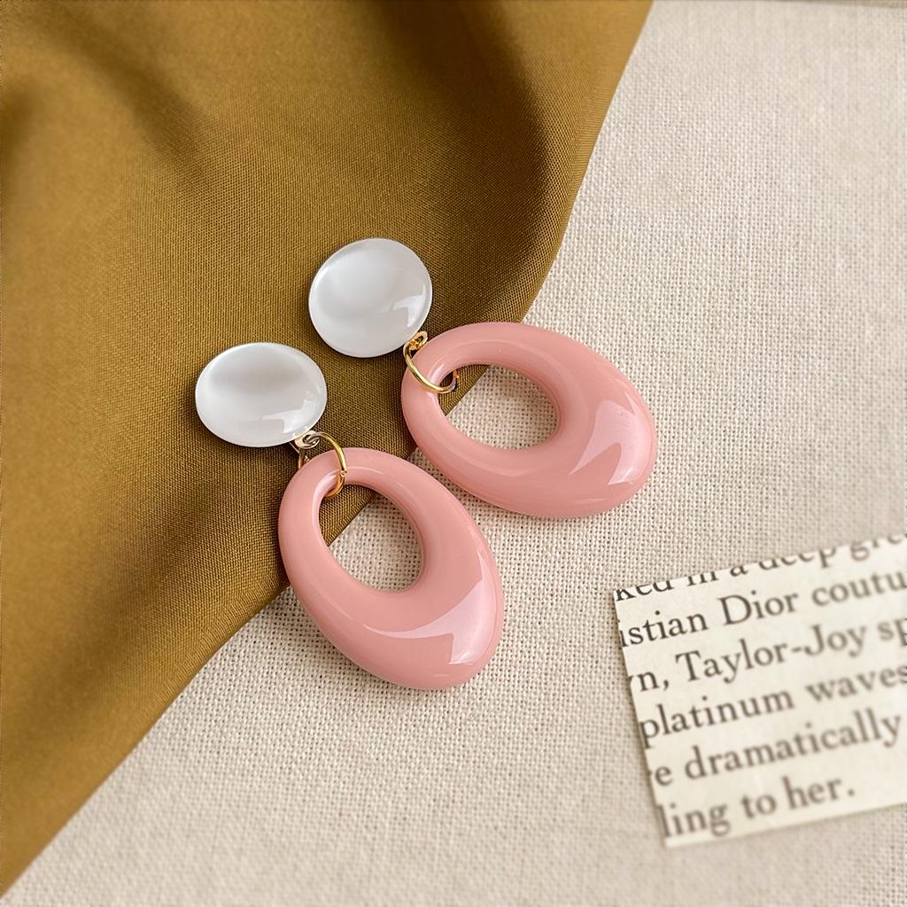 Retro Hong Kong Morandi Color Block Earrings: Bold, Artistic, High-End Acrylic Accessories for Women
Retro Hong Kong Morandi Color Block Earrings: Bold, Artistic, High-End Acrylic Accessories for Women