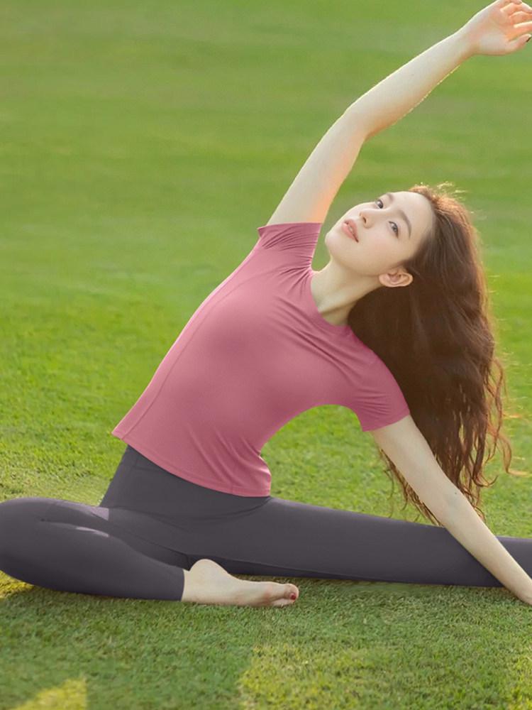 Women s Stylish Yoga Suit Set - Short Sleeve Fitness & Pilates Running Sports Top Medium
Women s Stylish Yoga Suit Set - Short Sleeve Fitness & Pilates Running Sports Top Medium