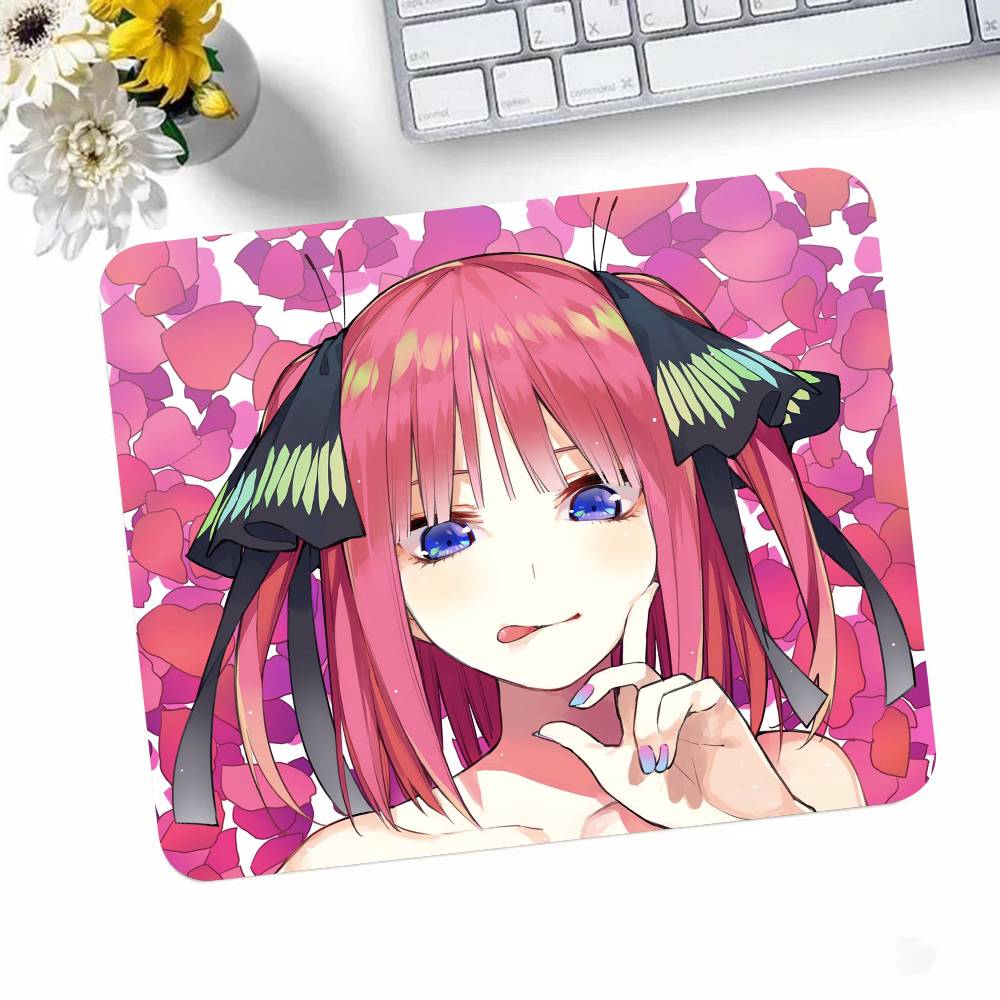 Anime Nakano Nino Mousepad Small LockEdge Mouse Pad For Gamers Computer Desk Pad Rectangular Anti-slip Rubber LE180x220x2mm
Anime Nakano Nino Mousepad Small LockEdge Mouse Pad For Gamers Computer Desk Pad Rectangular Anti-slip Rubber LE180x220x2mm