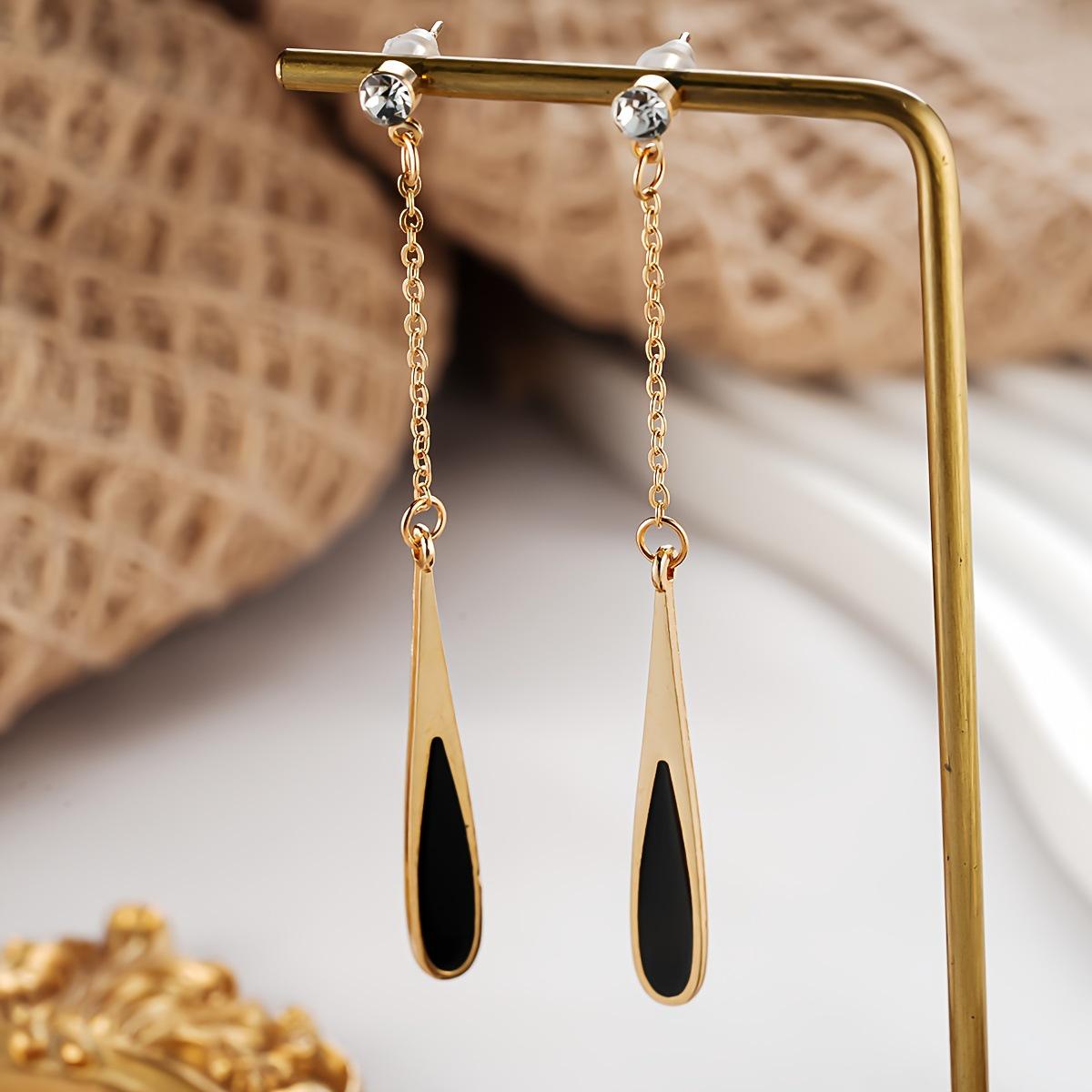 Elegant Water Drop Tassel Stud Earrings for Women – Light Luxury, Exquisite, Versatile and Fashionable.
Elegant Water Drop Tassel Stud Earrings for Women – Light Luxury, Exquisite, Versatile and Fashionable.