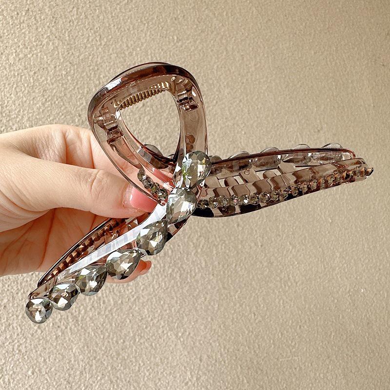 Роскошная заколка для волос со стразами 15 см: Заколка-акула большого размера в корейском стиле
Роскошная заколка для волос со стразами 15 см: Заколка-акула большого размера в корейском стиле