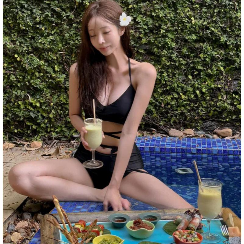 Summer new solid color high waist conservative split sexy Spice Girl halter tether atmosphere pure desire swimsuit M чёрный
Summer new solid color high waist conservative split sexy Spice Girl halter tether atmosphere pure desire swimsuit M чёрный