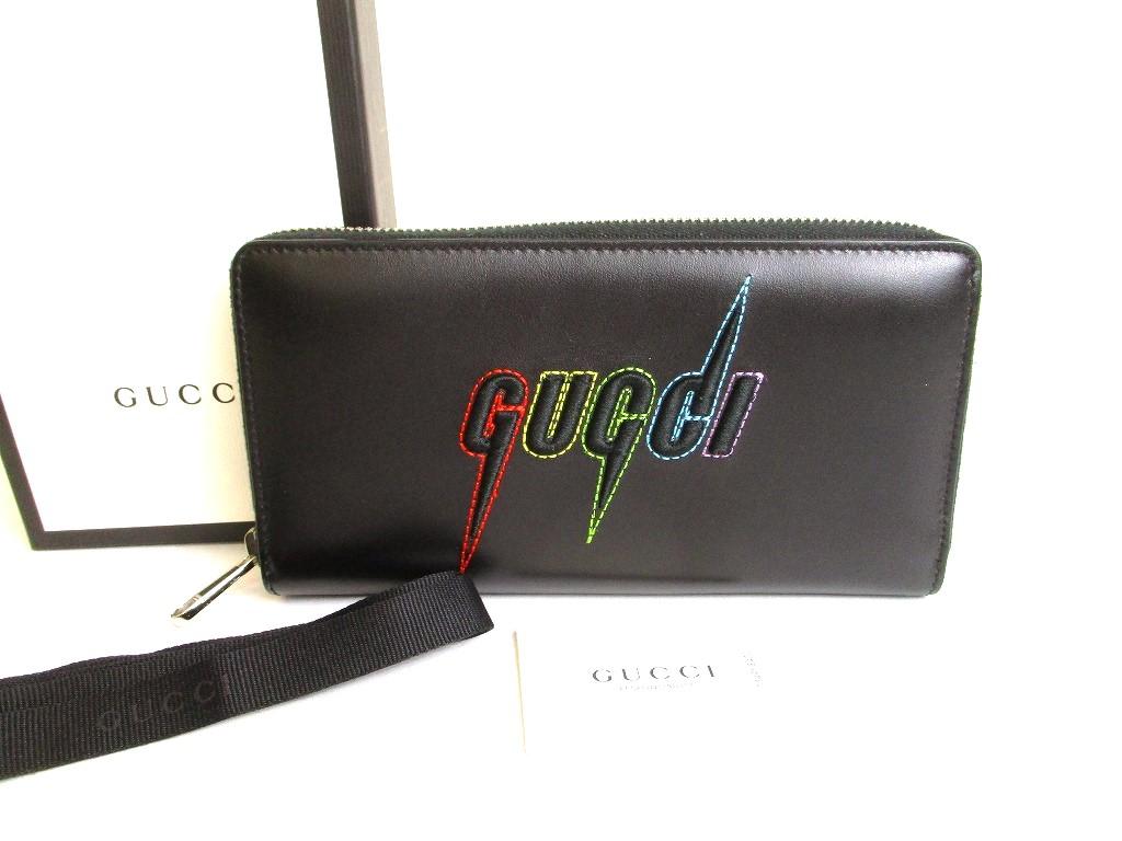 Автентична сумка-гаманець GUCCI із вишивкою з лезом із чорної шкіри на блискавці №9411 відремонтована
Автентична сумка-гаманець GUCCI із вишивкою з лезом із чорної шкіри на блискавці №9411 відремонтована