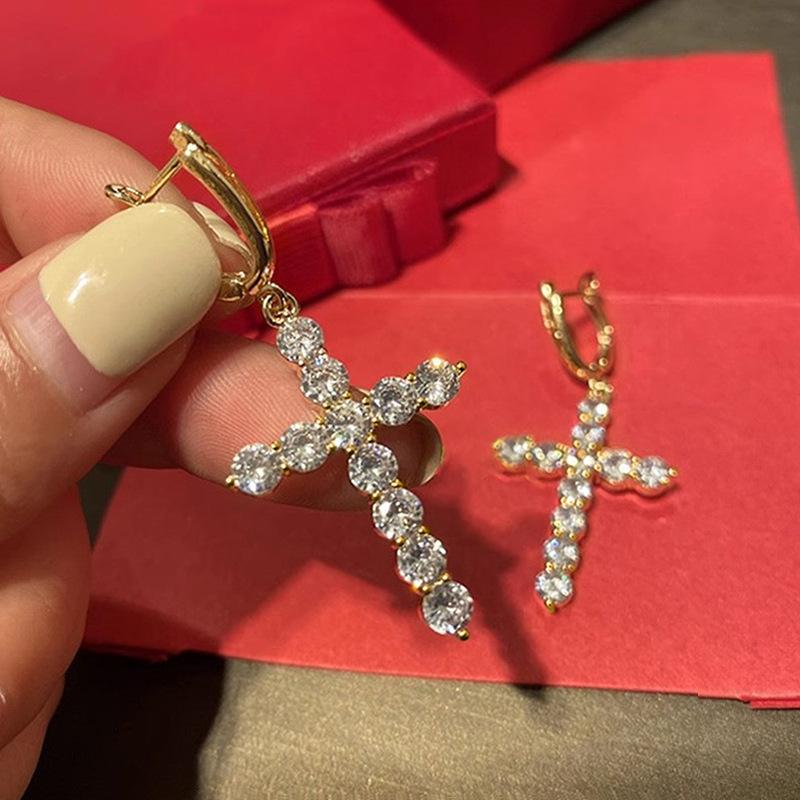 New High end Cross Hot Selling Earrings for Women, Light Luxury, Fashion, Round Zircon, Daily Matching, Design Sense Wholesale
New High end Cross Hot Selling Earrings for Women, Light Luxury, Fashion, Round Zircon, Daily Matching, Design Sense Wholesale