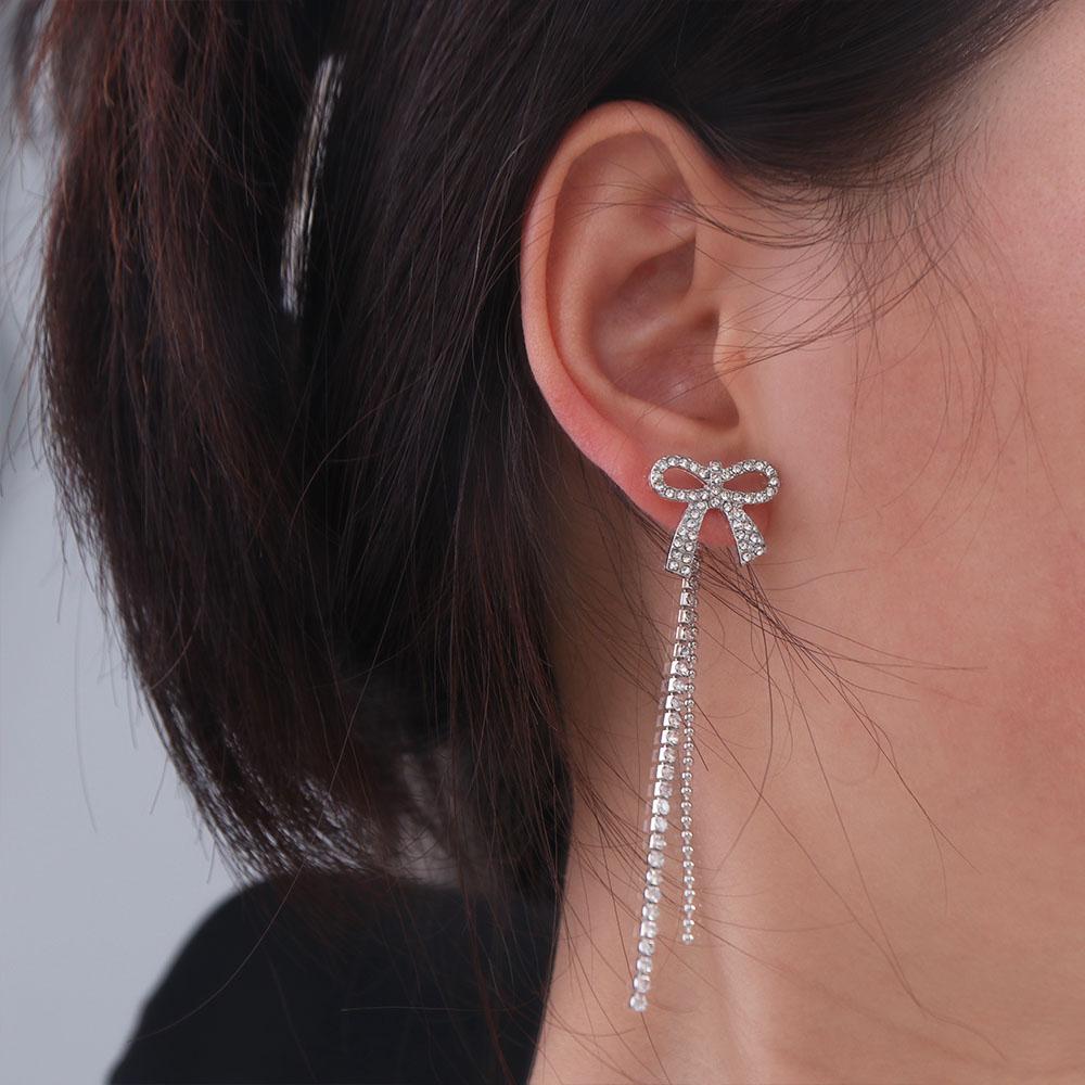 Classic Bow Long Chain Earrings Simple Ear Accessories Big Bowknot Drop Earrings Women 1 Pair
Classic Bow Long Chain Earrings Simple Ear Accessories Big Bowknot Drop Earrings Women 1 Pair