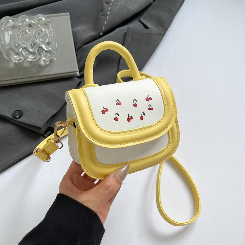 Супер красивые мультяшные сумки для маленьких девочек популярны в этом году. Детские сумки-мессенджеры, изысканные детские сумочки Xiaoxiangfeng.
Супер красивые мультяшные сумки для маленьких девочек популярны в этом году. Детские сумки-мессенджеры, изысканные детские сумочки Xiaoxiangfeng.