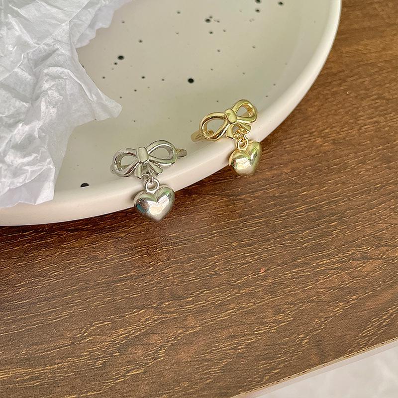 Bowknot Heart Pendant Open Ring - Chic Index Finger Jewelry for Women Adjustable Open
Bowknot Heart Pendant Open Ring - Chic Index Finger Jewelry for Women Adjustable Open