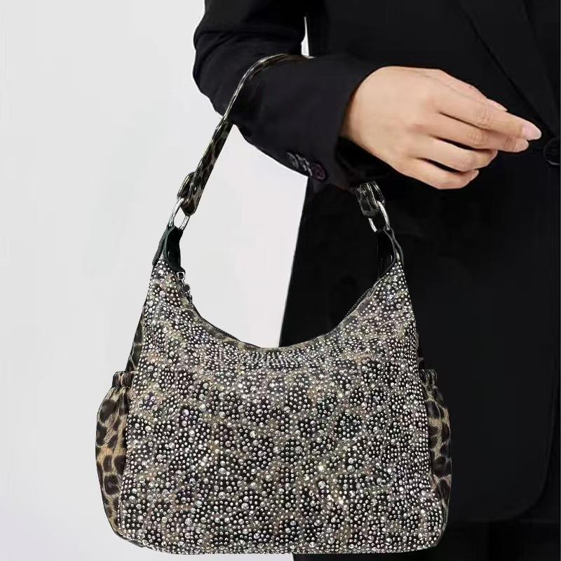 Fashionable and Elegant Ladies Starry Sky Temperament Handbag, Socialite Banquet Trendy Shoulder Bag леопард друку кольору
Fashionable and Elegant Ladies Starry Sky Temperament Handbag, Socialite Banquet Trendy Shoulder Bag леопард друку кольору