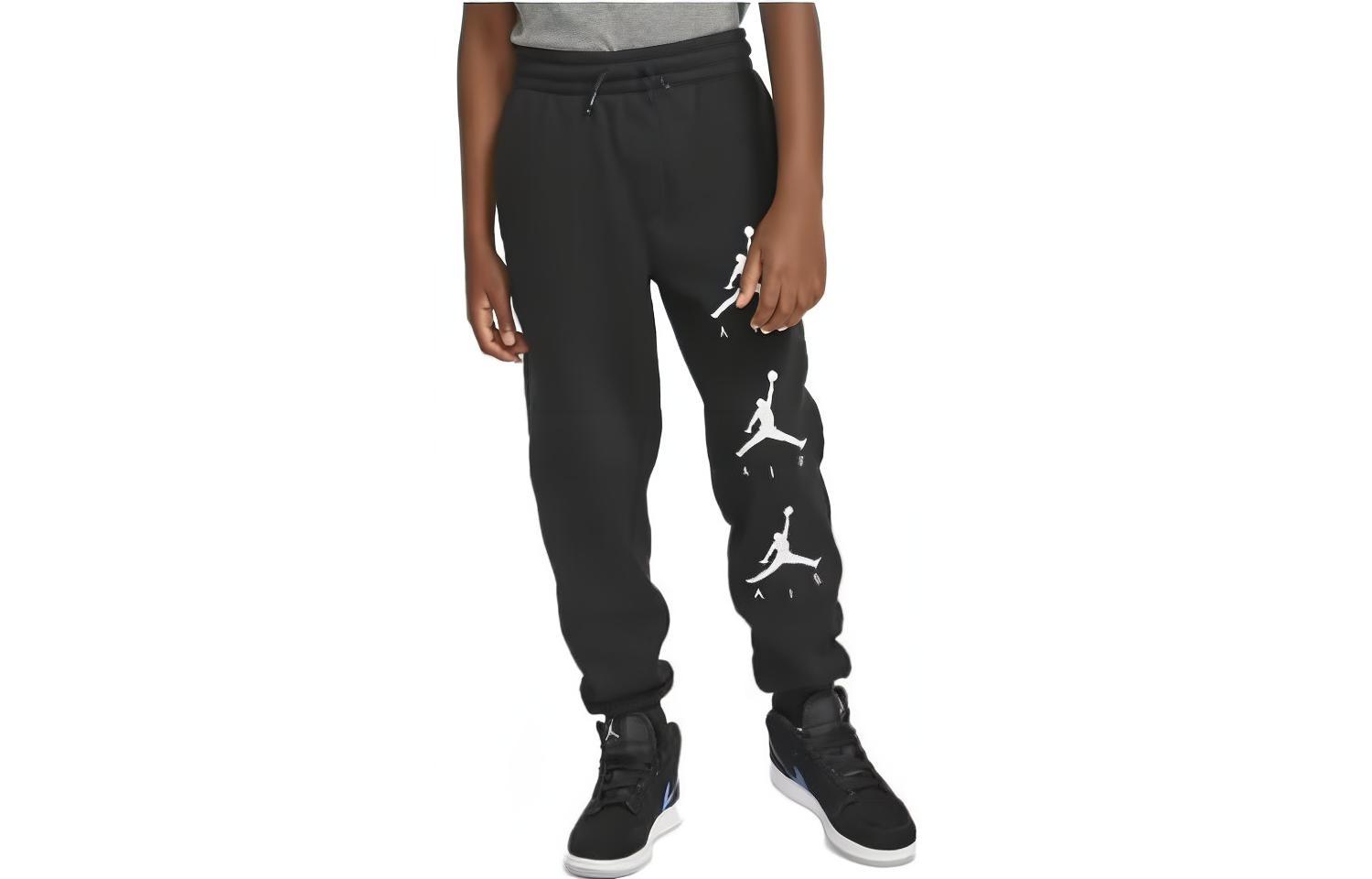 Nike Kids Sweatpants CT5388-010 M
Nike Kids Sweatpants CT5388-010 M