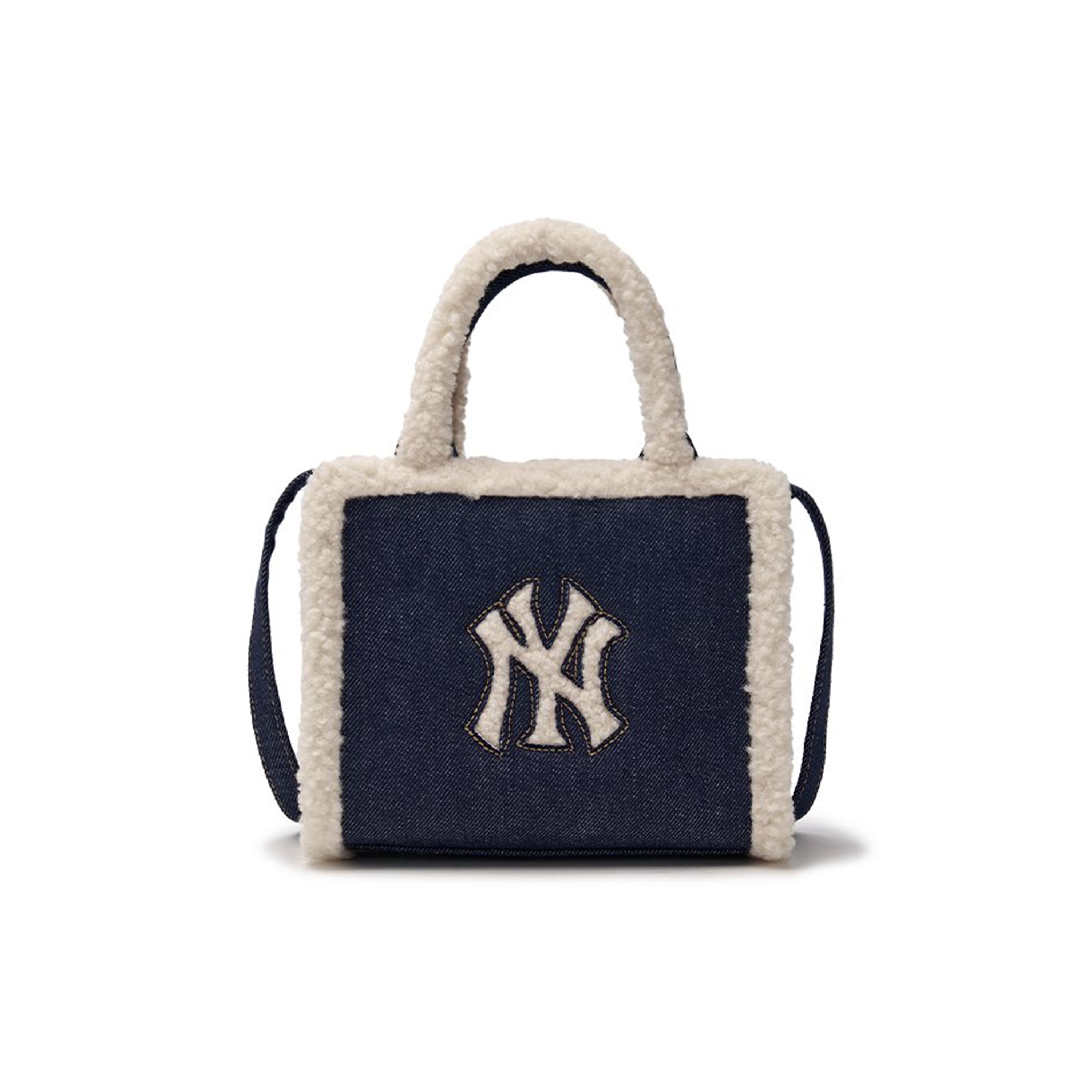 MLB 24FW New York Yankees Texture NY Logo Autumn Winter ORS07 Lamb Fleece Tote Crossbody Shoulder Bag Shopping Bag Handbag 3AORS0746-50NYD Basic Set (Bag)
MLB 24FW New York Yankees Texture NY Logo Autumn Winter ORS07 Lamb Fleece Tote Crossbody Shoulder Bag Shopping Bag Handbag 3AORS0746-50NYD Basic Set (Bag)