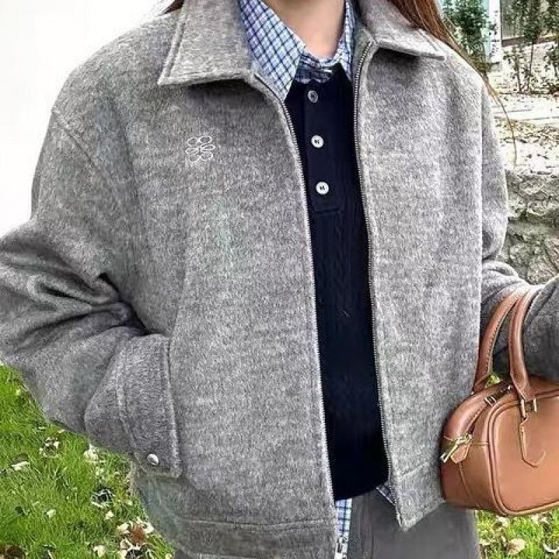 Пальто из короткой шерсти Сяосян серого цвета для мужчин и женщин, новое шерстяное пальто на весну и осень M
Пальто из короткой шерсти Сяосян серого цвета для мужчин и женщин, новое шерстяное пальто на весну и осень M