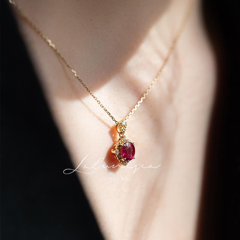 S925 sterling silver plated 18K gold inlaid with pomegranate red zircon pendant necklace exquisite, retro, simple and versatile temperament 45cm adjustable платиновый
S925 sterling silver plated 18K gold inlaid with pomegranate red zircon pendant necklace exquisite, retro, simple and versatile temperament 45cm adjustable платиновый