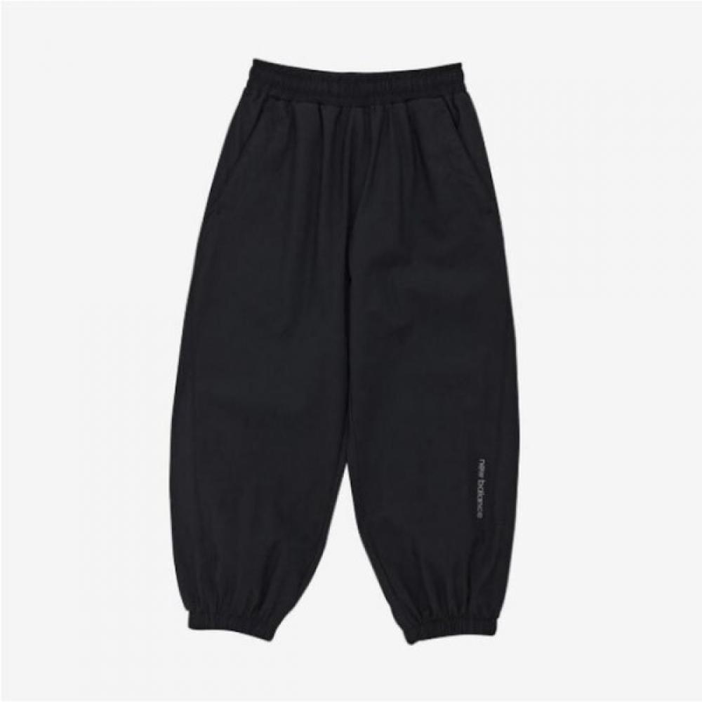 New Balance Skys Black New Balance Skys Essential Tricoat Jogger Pants Nk9lf2103u Black (19)Black/110
New Balance Skys Black New Balance Skys Essential Tricoat Jogger Pants Nk9lf2103u Black (19)Black/110