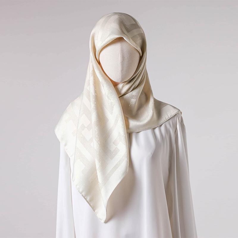 Muslim Kerchief Fashion Ladies Print Hijab Tencel Cotton Gauze Scarf Beach Sun Protection Shawl Decoration Wrap Headscarf
Muslim Kerchief Fashion Ladies Print Hijab Tencel Cotton Gauze Scarf Beach Sun Protection Shawl Decoration Wrap Headscarf